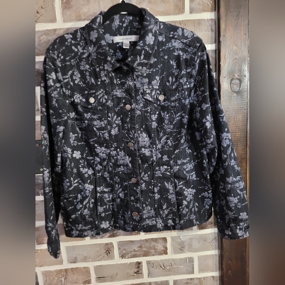 Floral Patterned Denim Jacket - Picture 3 of 8